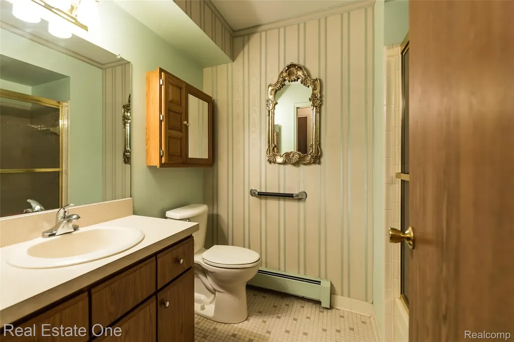 25104 Hamilton Court South Lyon City MI 48178