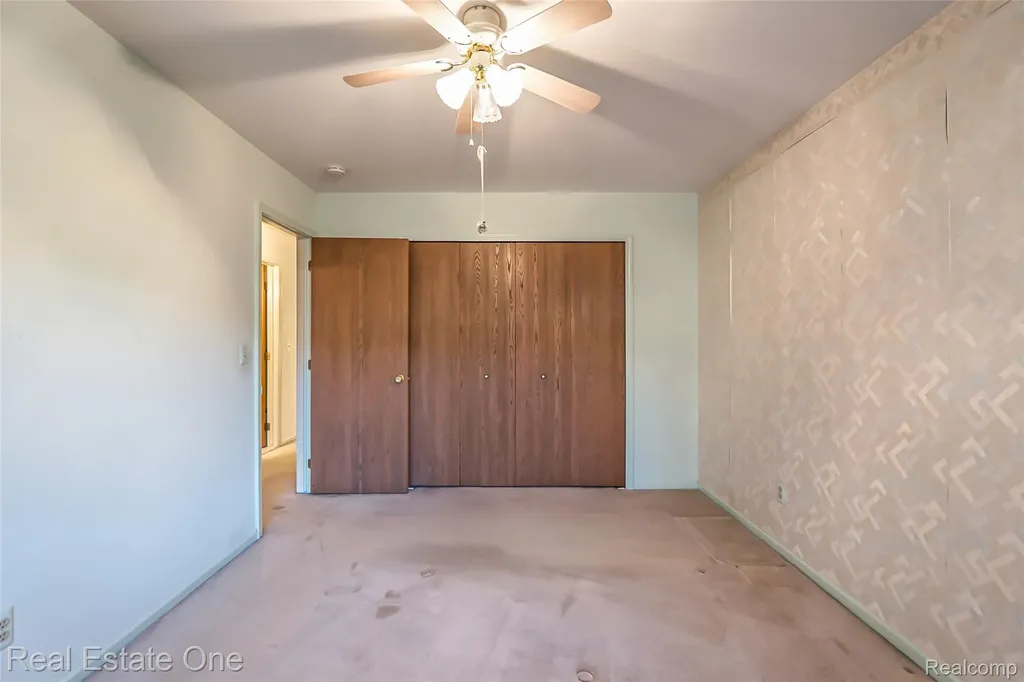 25104 Hamilton Court South Lyon City MI 48178