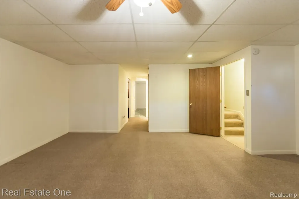 25104 Hamilton Court South Lyon City MI 48178