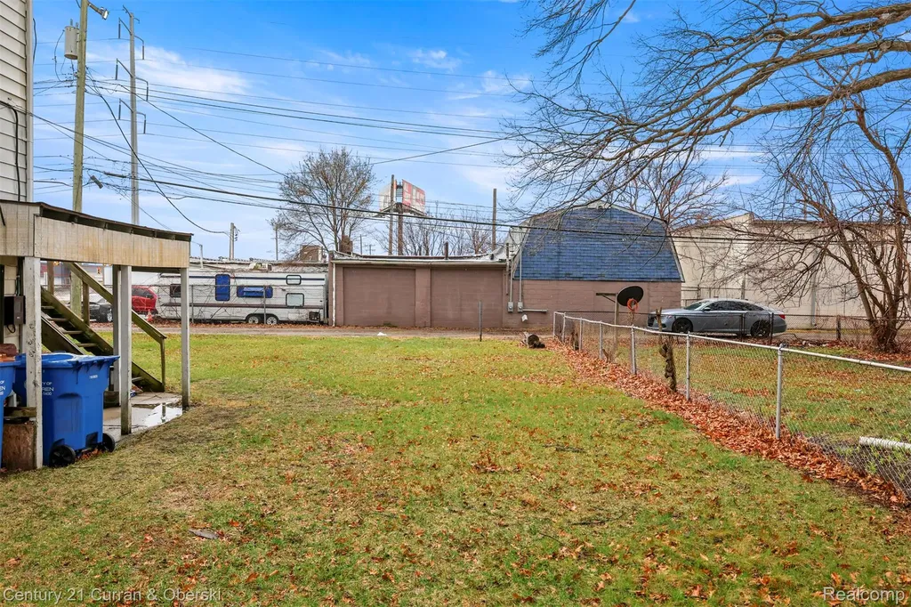 11352 Rivard Avenue Warren City MI 48089