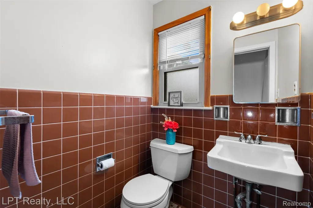 30605 Champine Street St. Clair Shores City MI 48082