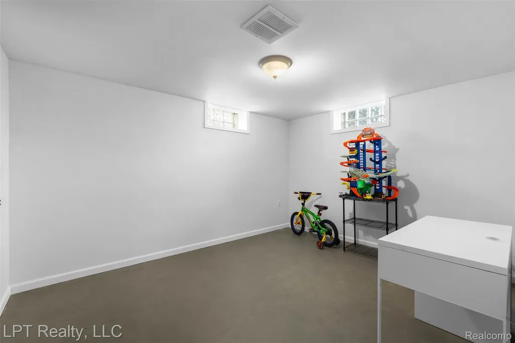 30605 Champine Street St. Clair Shores City MI 48082