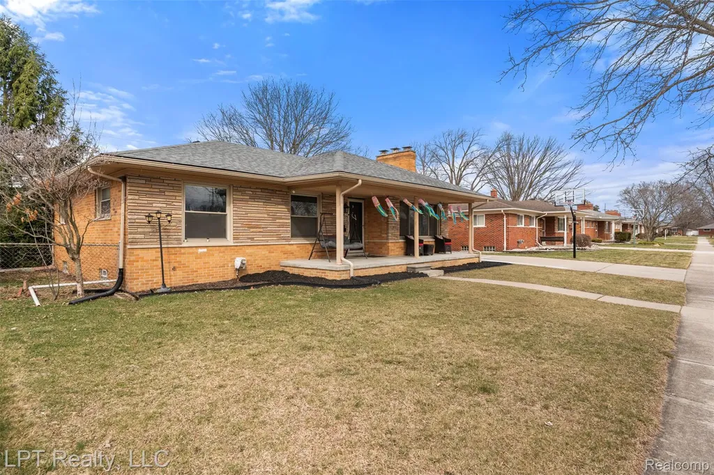 30605 Champine Street St. Clair Shores City MI 48082