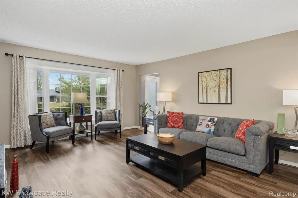 6144 Venice Drive Commerce Charter Township MI 48382