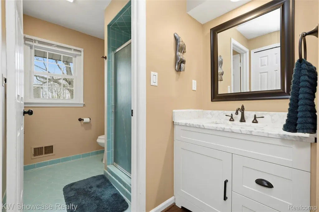 6144 Venice Drive Commerce Charter Township MI 48382