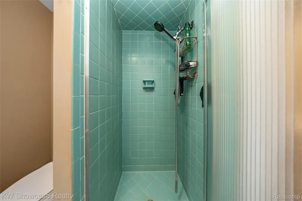6144 Venice Drive Commerce Charter Township MI 48382
