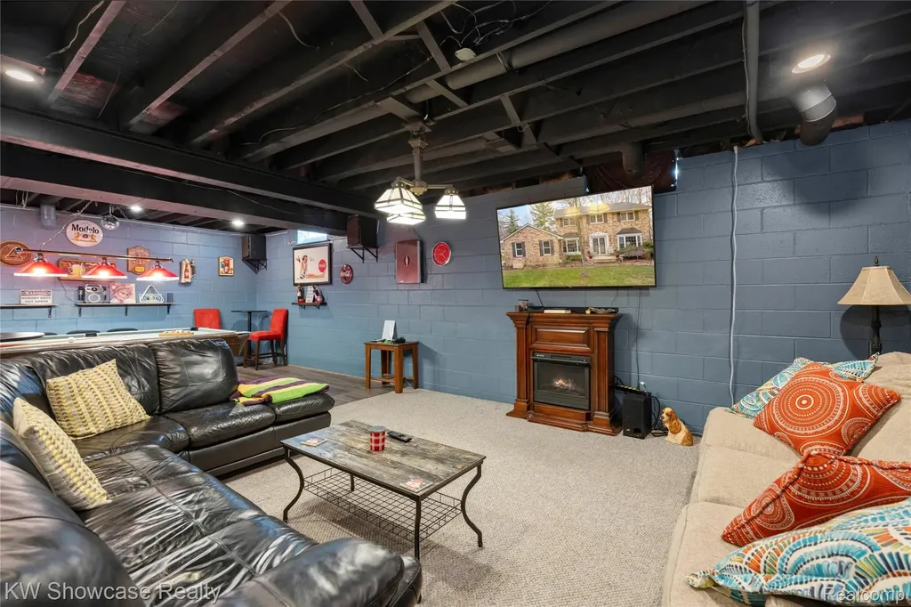 6144 Venice Drive Commerce Charter Township MI 48382