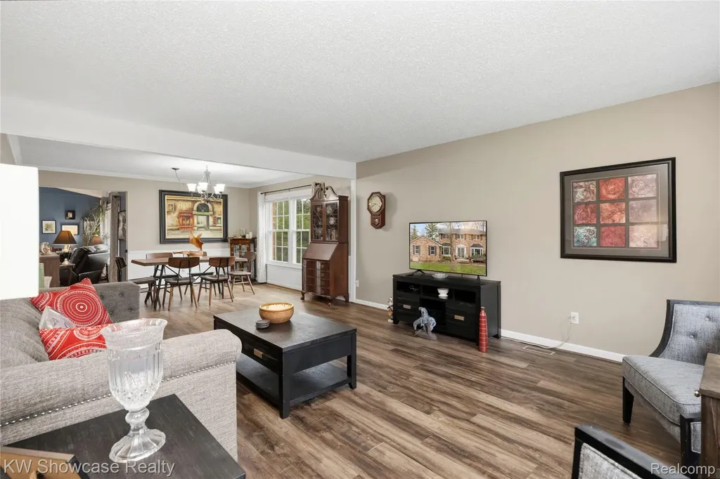 6144 Venice Drive Commerce Charter Township MI 48382