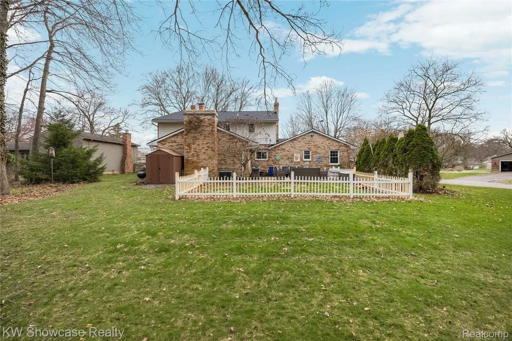 6144 Venice Drive Commerce Charter Township MI 48382