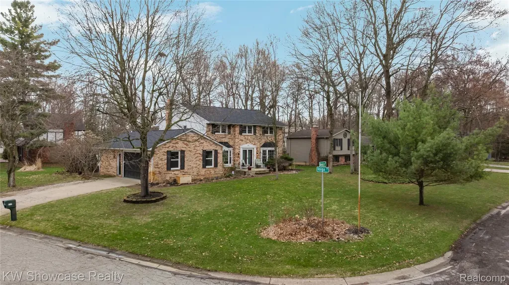 6144 Venice Drive Commerce Charter Township MI 48382