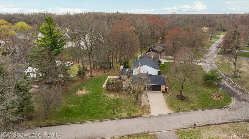 6144 Venice Drive Commerce Charter Township MI 48382
