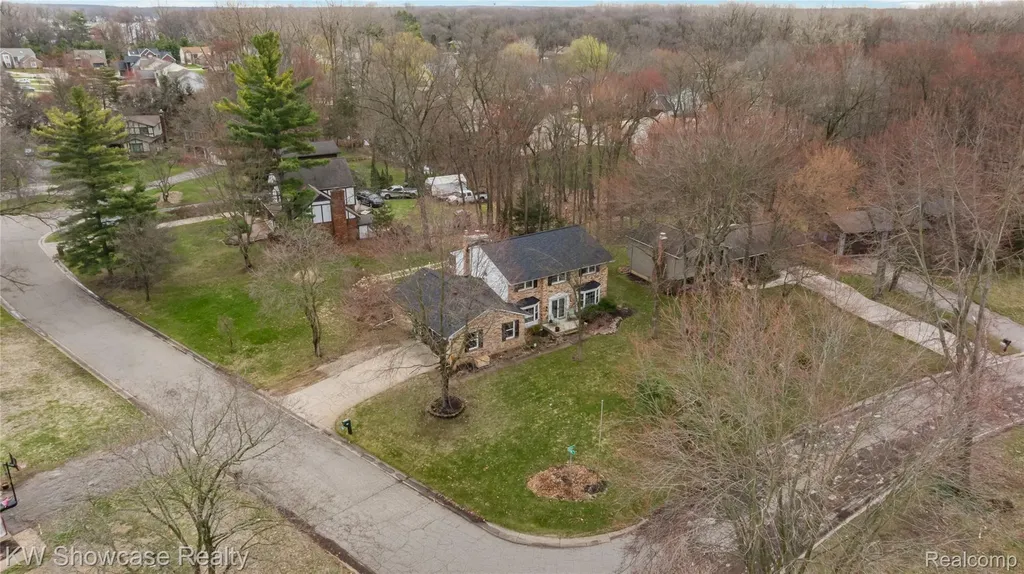6144 Venice Drive Commerce Charter Township MI 48382