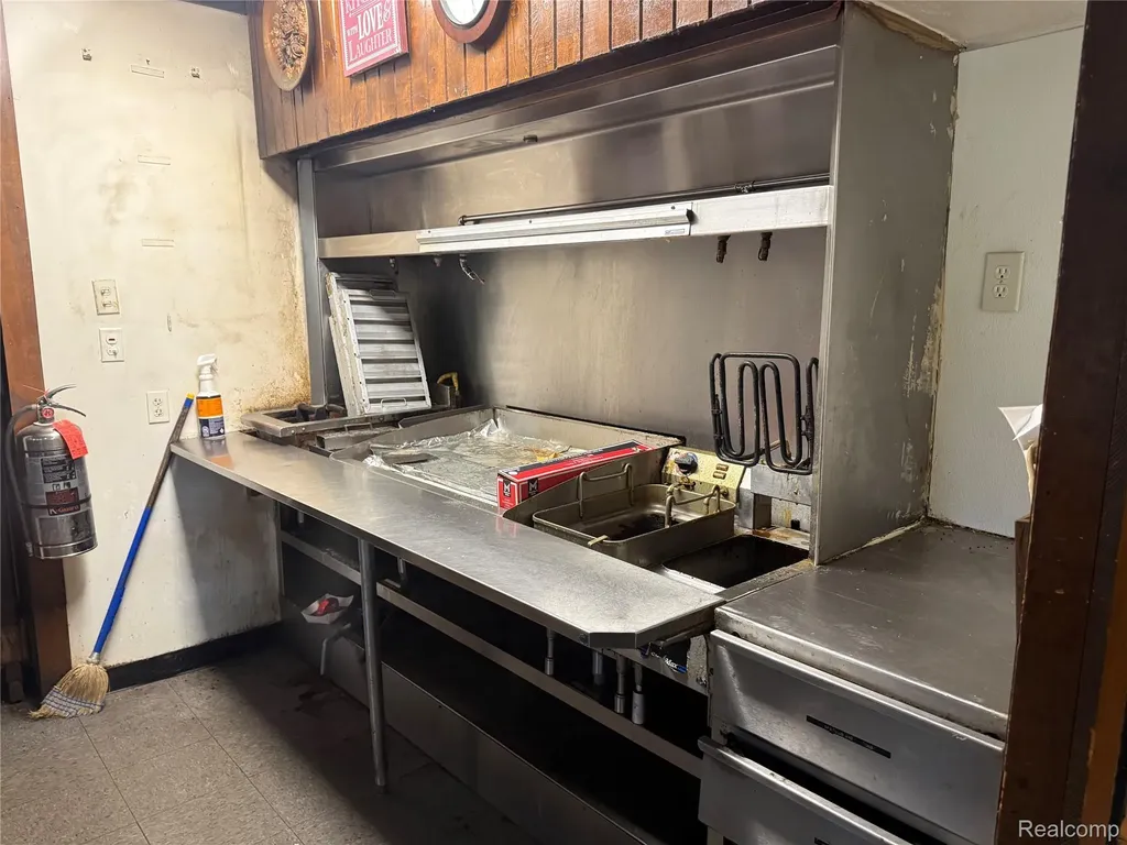 12915 Sumpter Road Exeter Township MI 48117