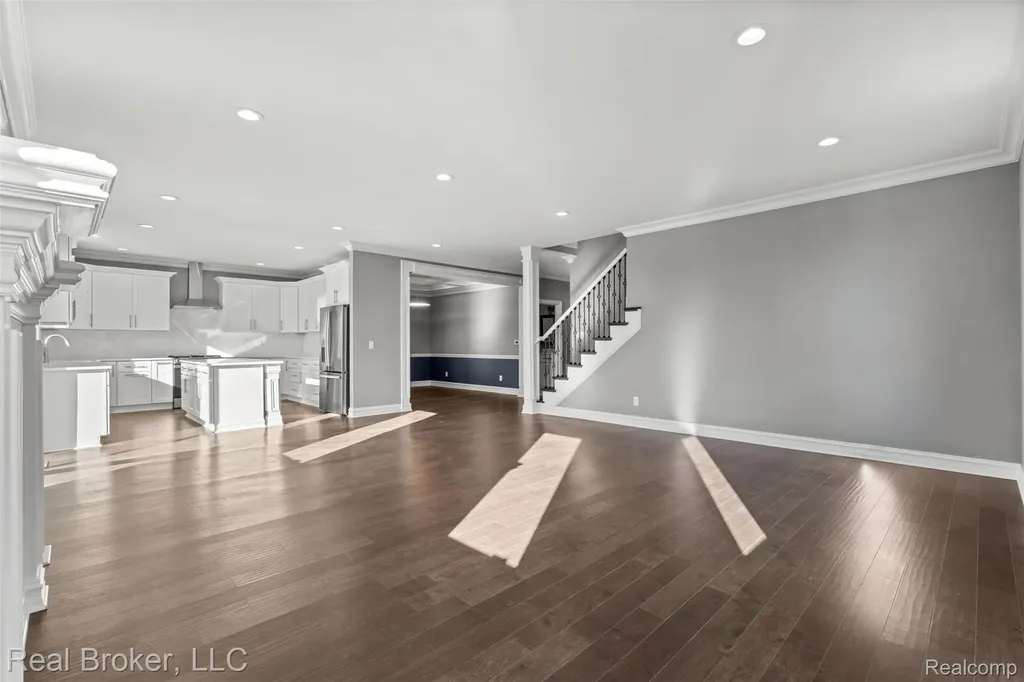 38165 Cherry Lane Harrison Charter Township MI 48045