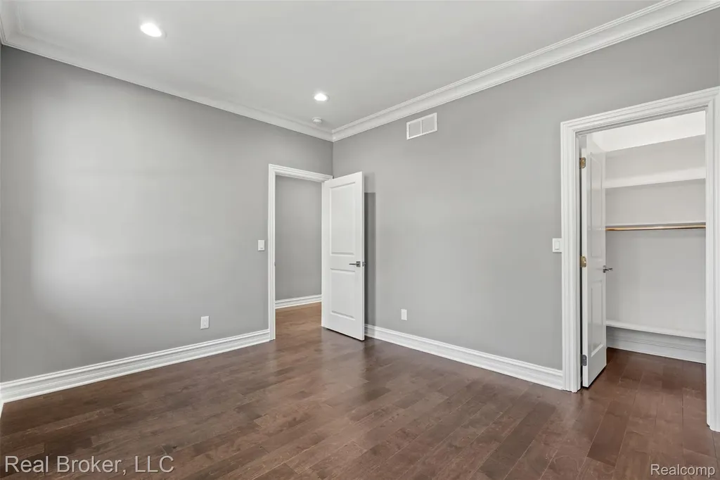 38165 Cherry Lane Harrison Charter Township MI 48045