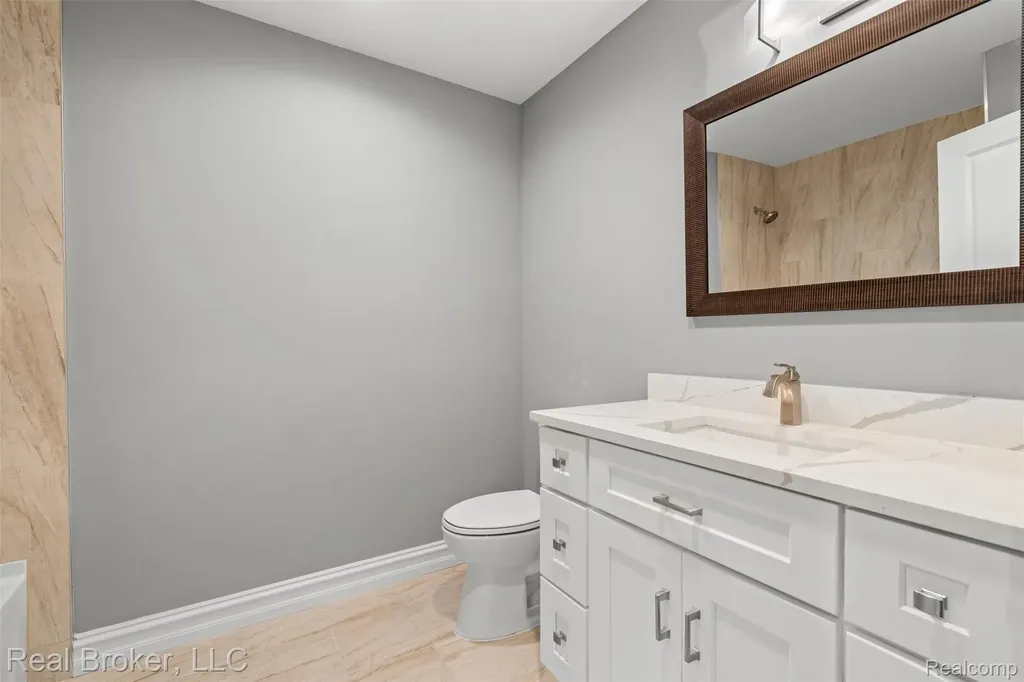 38165 Cherry Lane Harrison Charter Township MI 48045