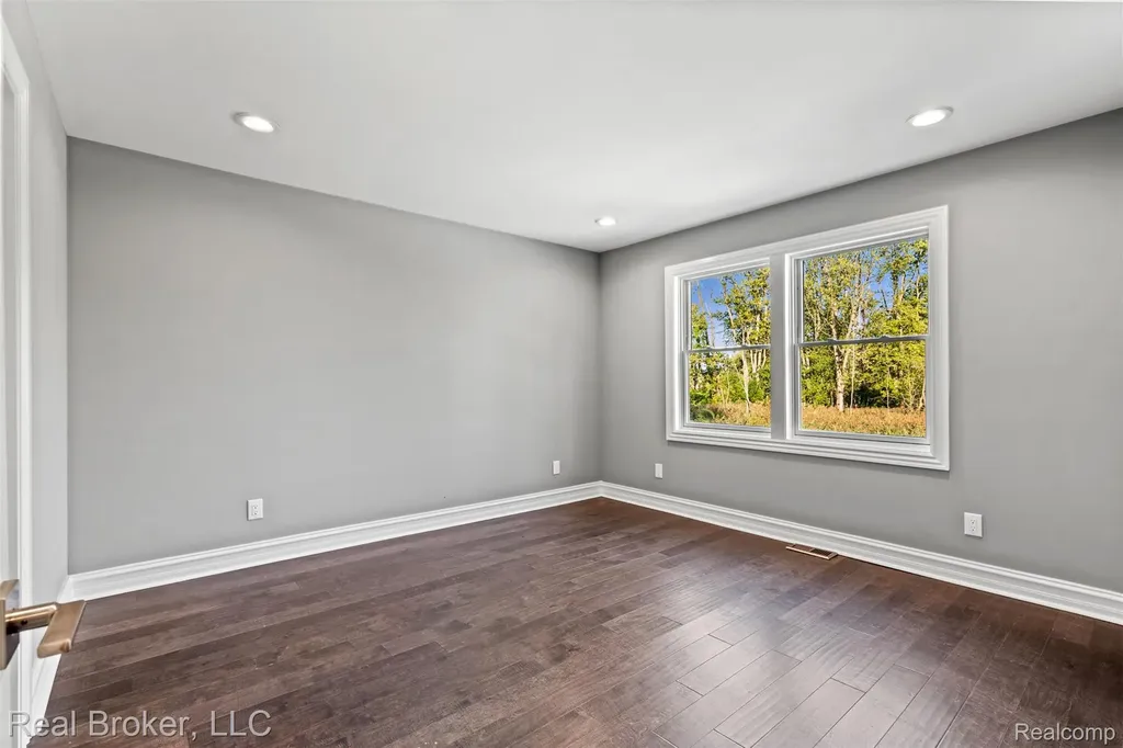 38165 Cherry Lane Harrison Charter Township MI 48045