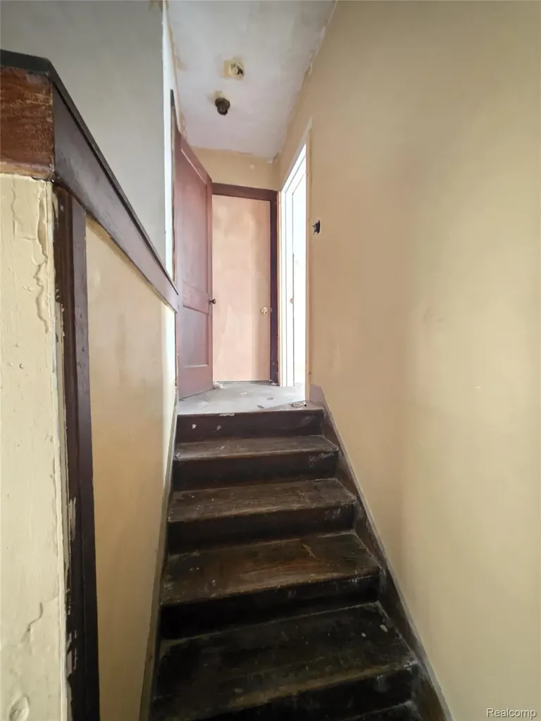2575 Ashland Street Detroit City MI 48215