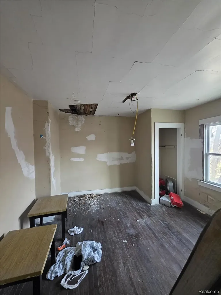 2575 Ashland Street Detroit City MI 48215