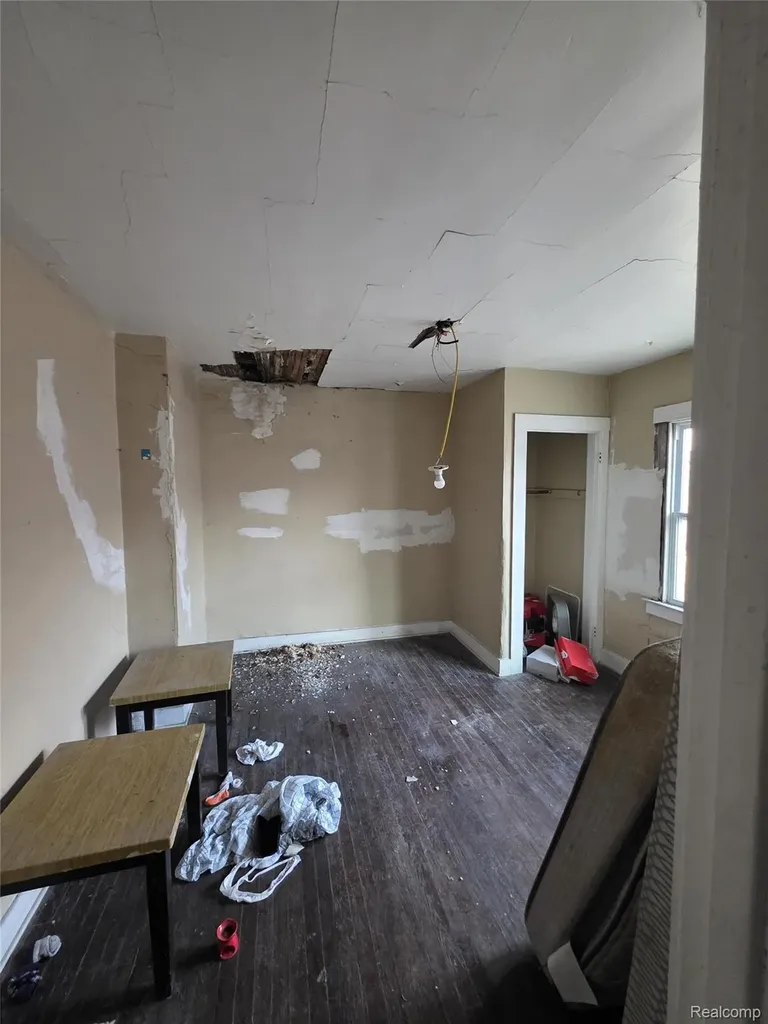 2575 Ashland Street Detroit City MI 48215