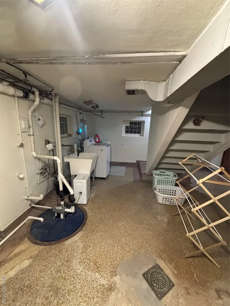 38850 Pardee Street Harrison Charter Township MI 48045