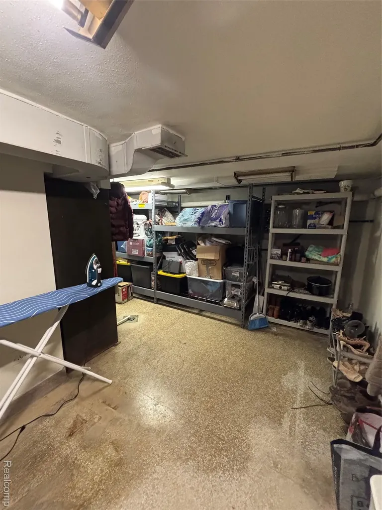 38850 Pardee Street Harrison Charter Township MI 48045