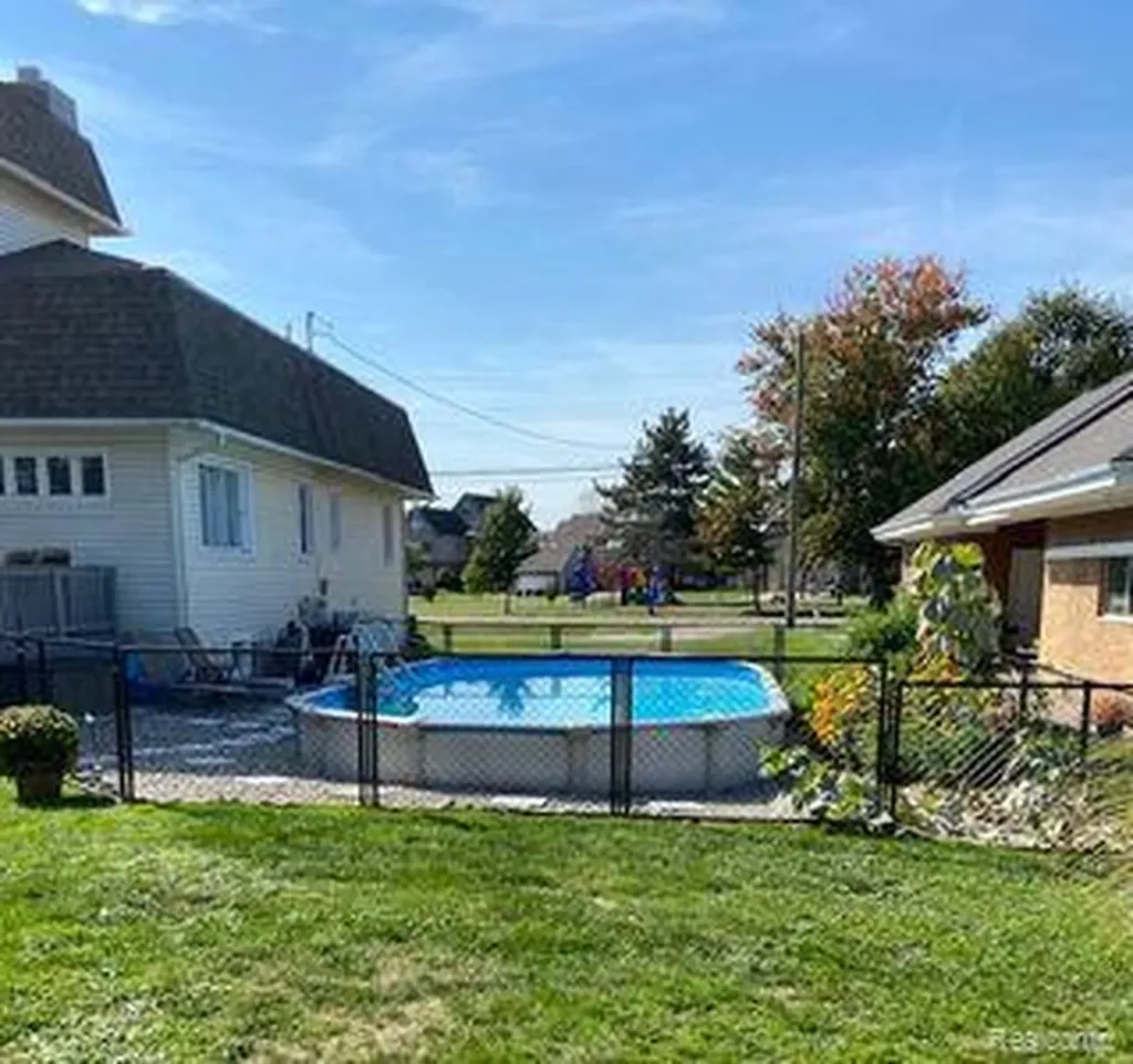 38850 Pardee Street Harrison Charter Township MI 48045