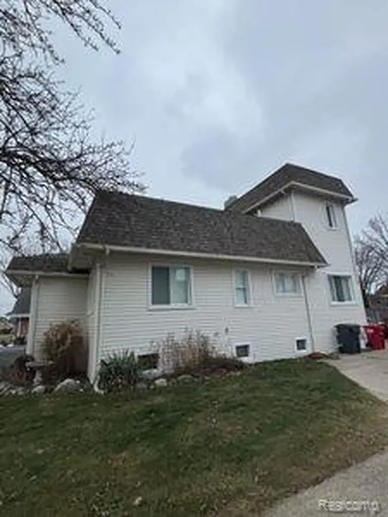 38850 Pardee Street Harrison Charter Township MI 48045