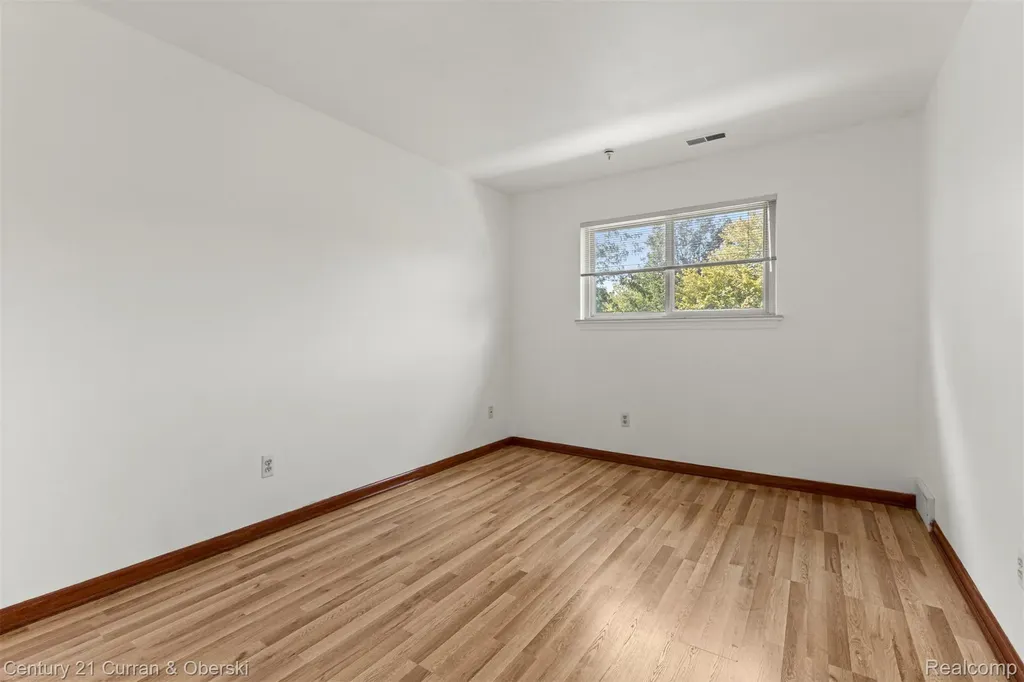 10161 Nancys Boulevard Grosse Ile Township MI 48138