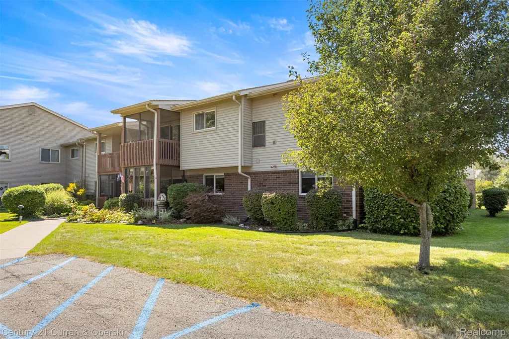 10161 Nancys Boulevard Grosse Ile Township MI 48138