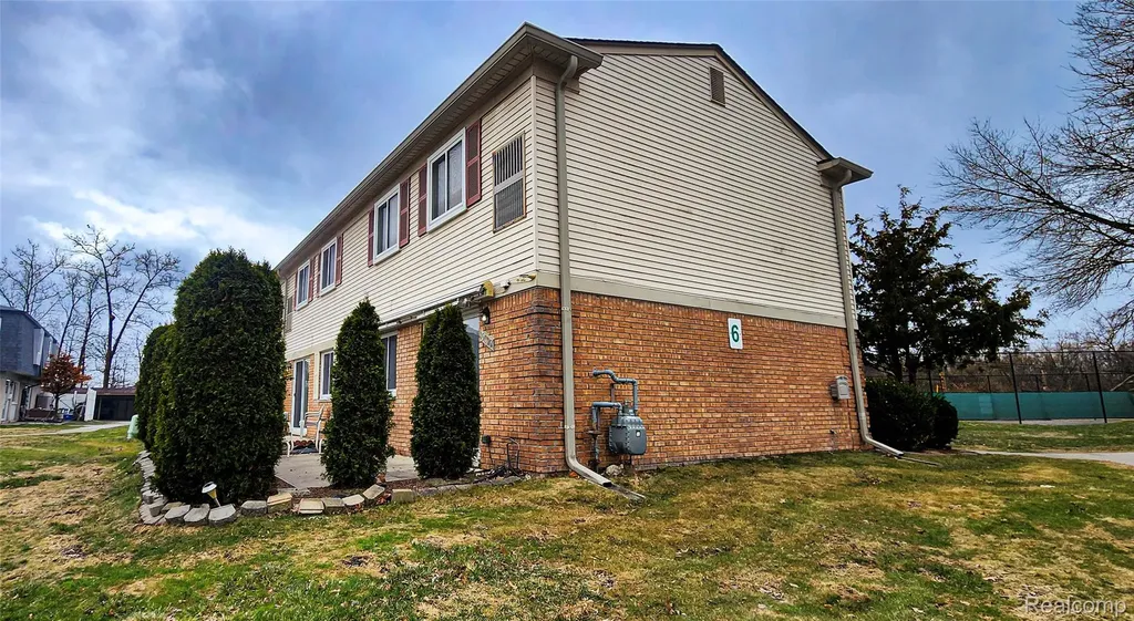 15699 Dupage Boulevard Taylor City MI 48180