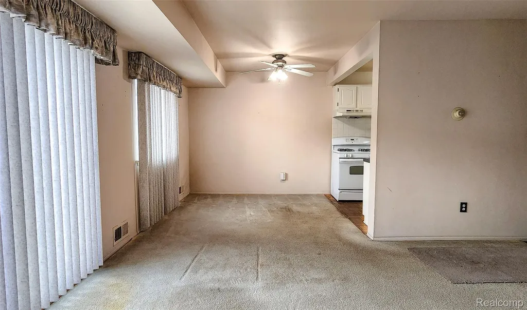 15699 Dupage Boulevard Taylor City MI 48180