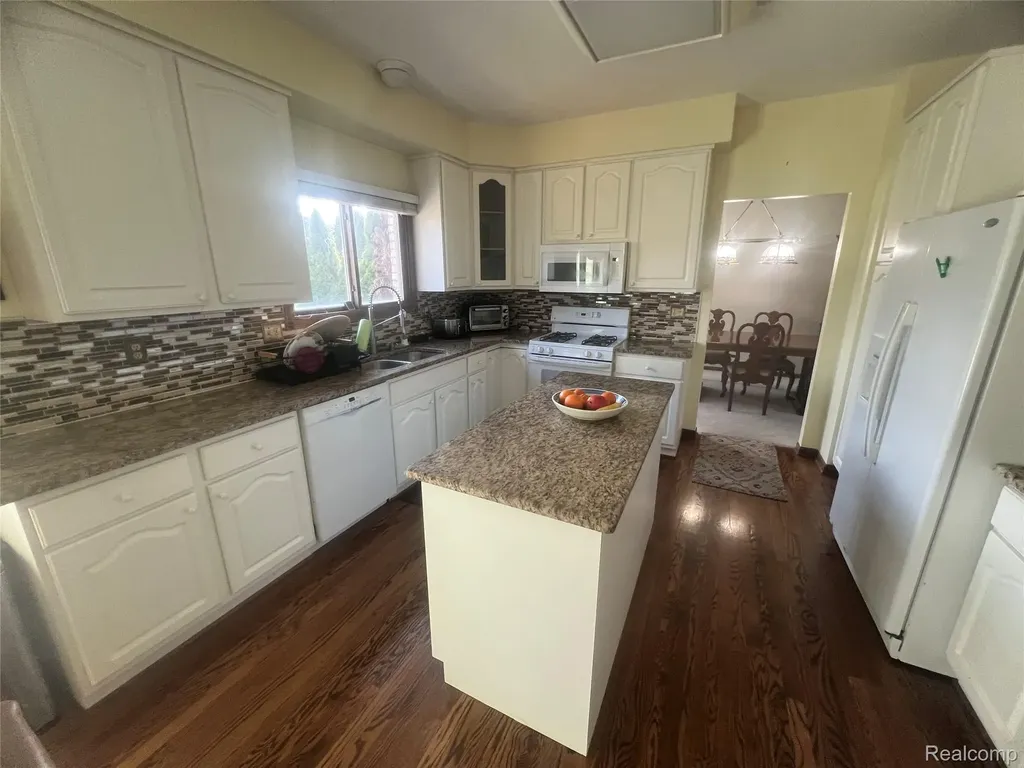 21589 Hunter Circle S Taylor City MI 48180