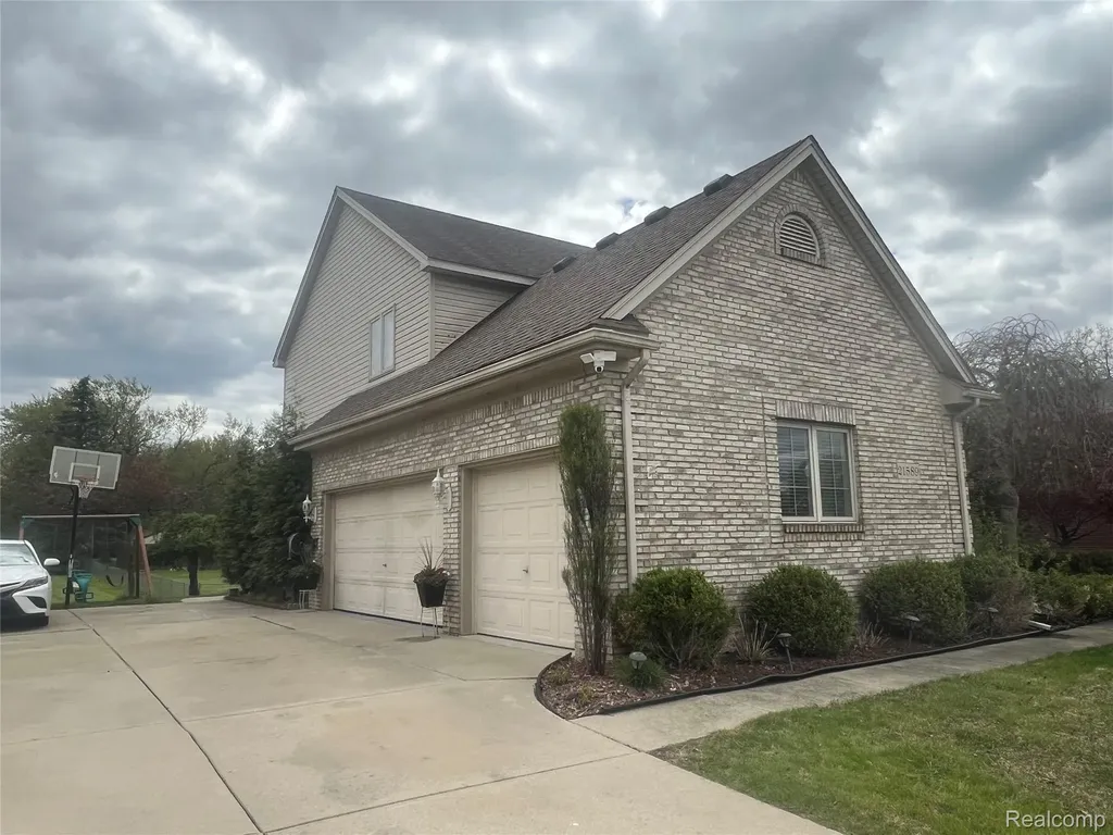 21589 Hunter Circle S Taylor City MI 48180