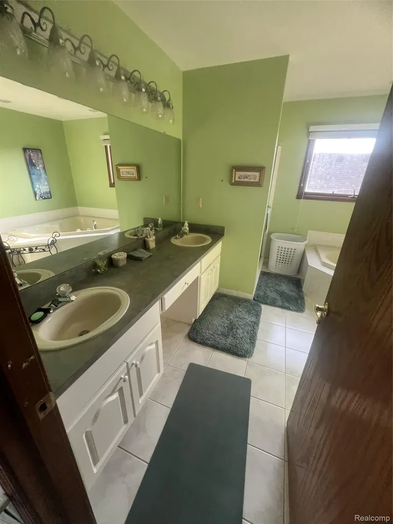 21589 Hunter Circle S Taylor City MI 48180