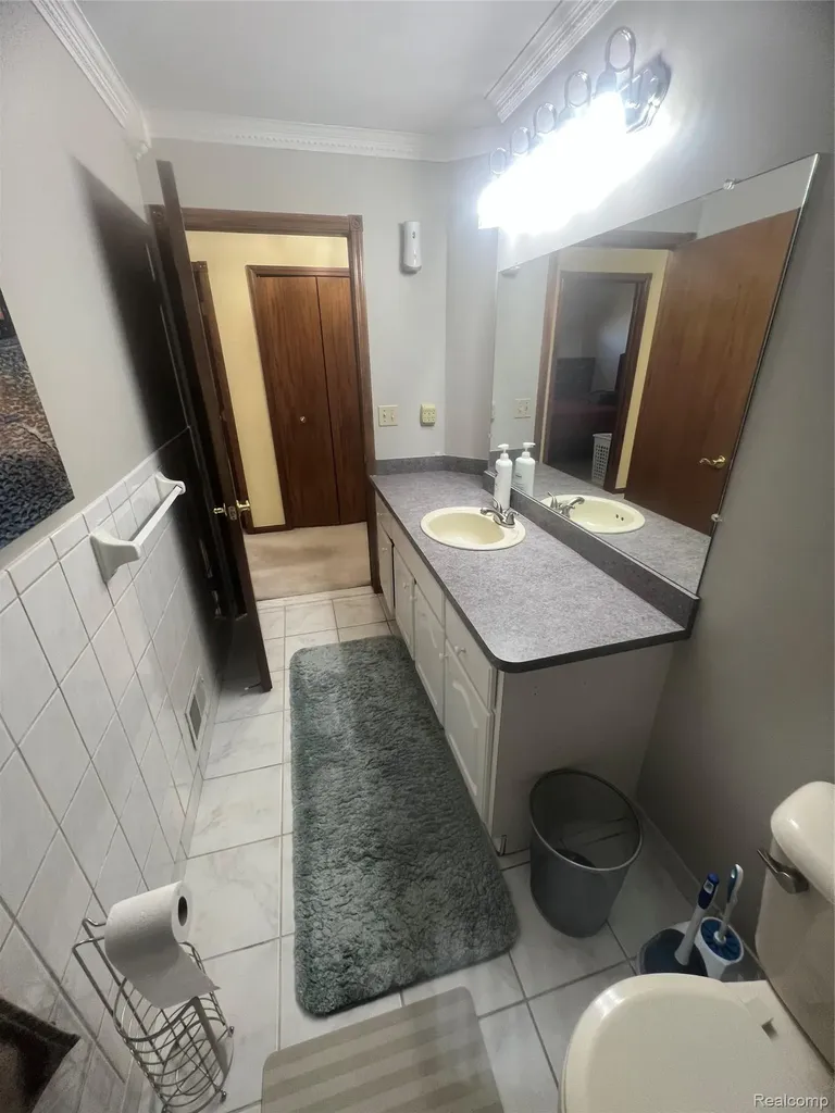 21589 Hunter Circle S Taylor City MI 48180
