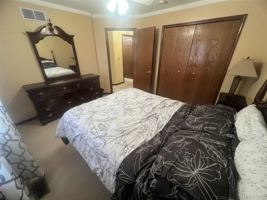 21589 Hunter Circle S Taylor City MI 48180