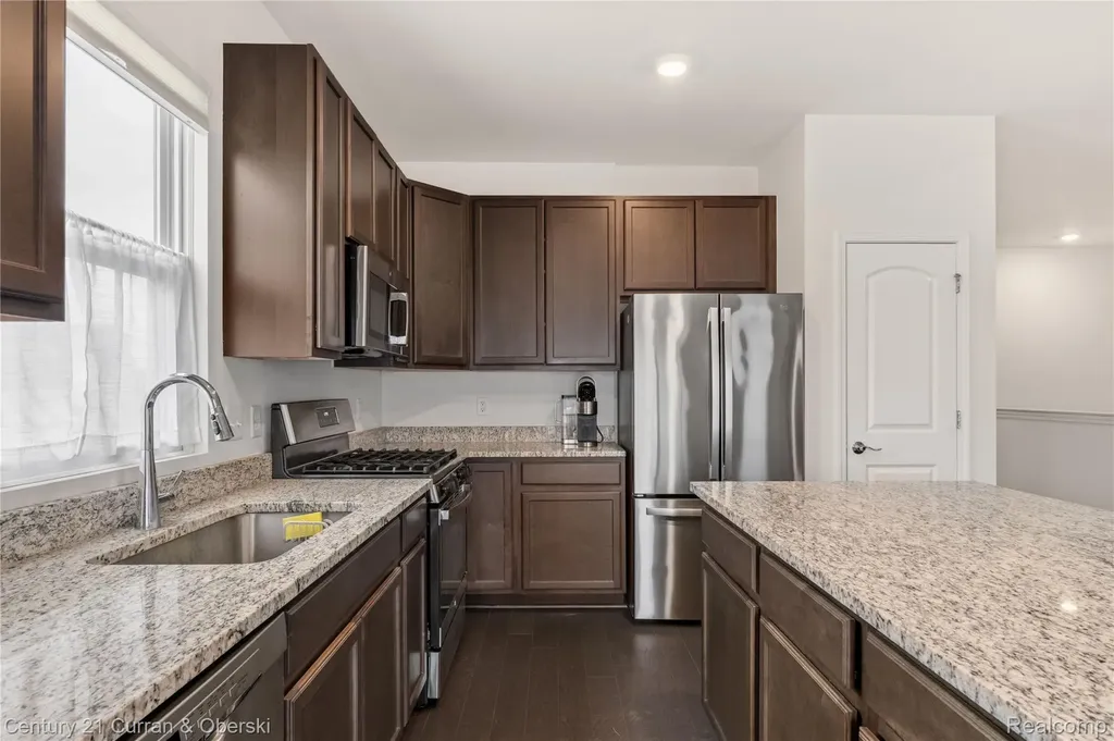 8270 Carston Lane Green Oak Township MI 48116