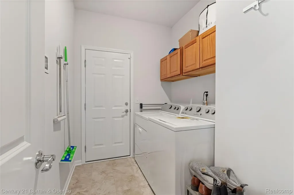 8270 Carston Lane Green Oak Township MI 48116