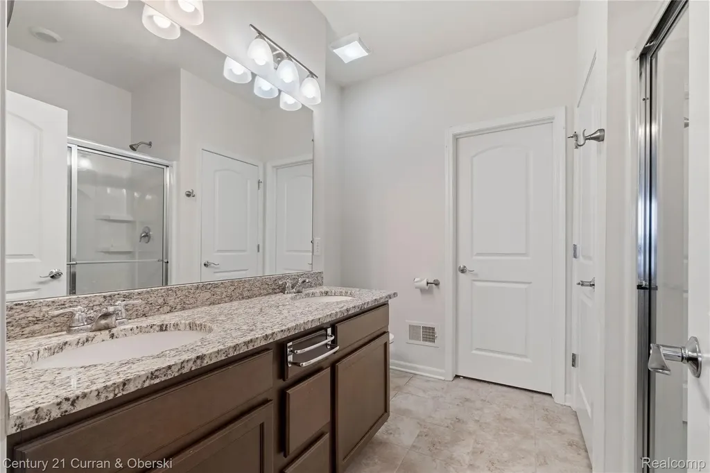 8270 Carston Lane Green Oak Township MI 48116