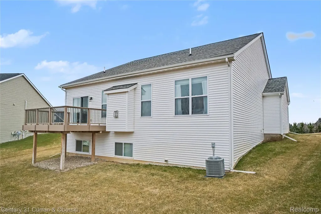 8270 Carston Lane Green Oak Township MI 48116