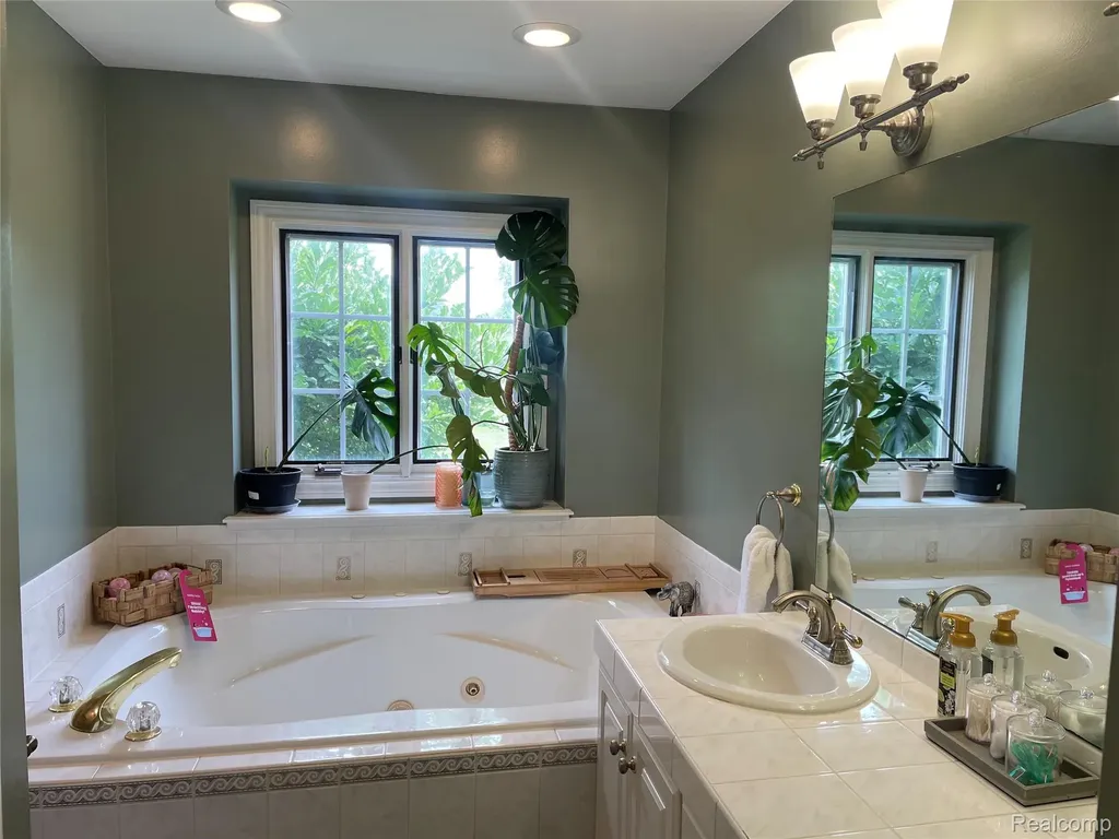 820 Lockwood Road Ortonville Village MI 48462