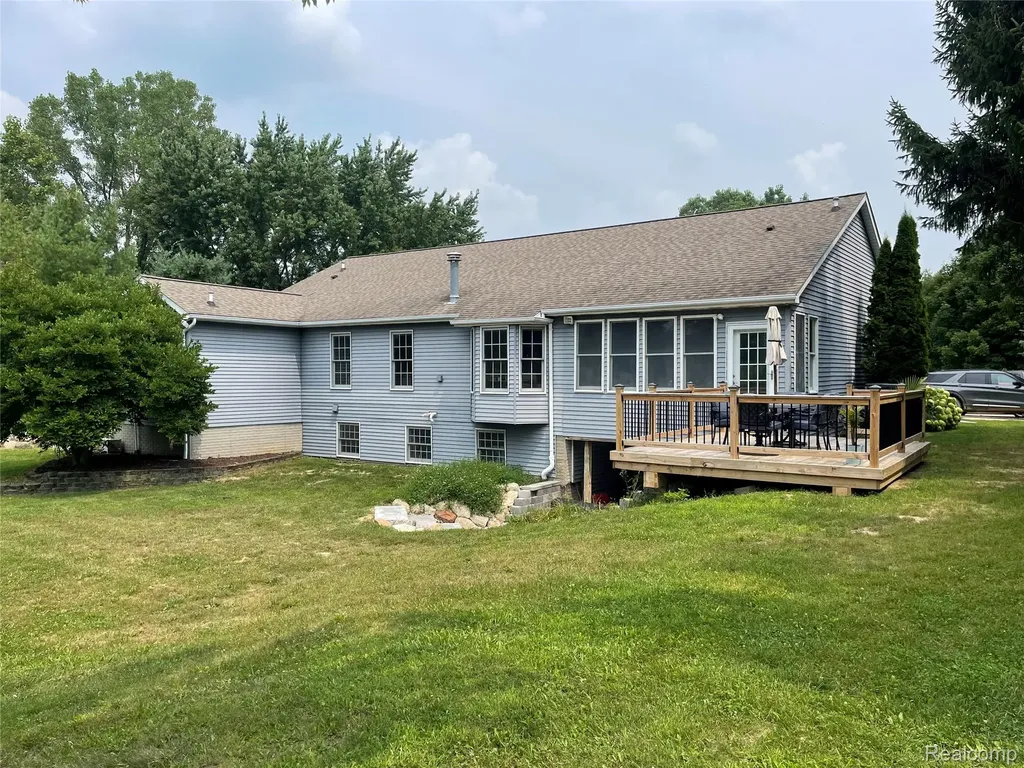 820 Lockwood Road Ortonville Village MI 48462