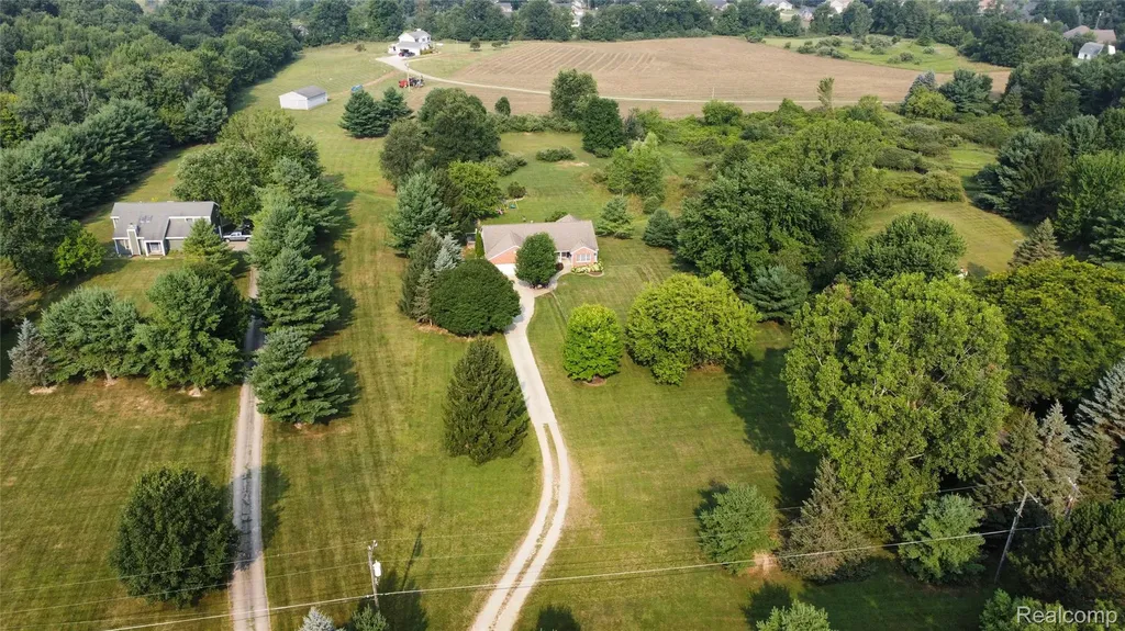 820 Lockwood Road Ortonville Village MI 48462