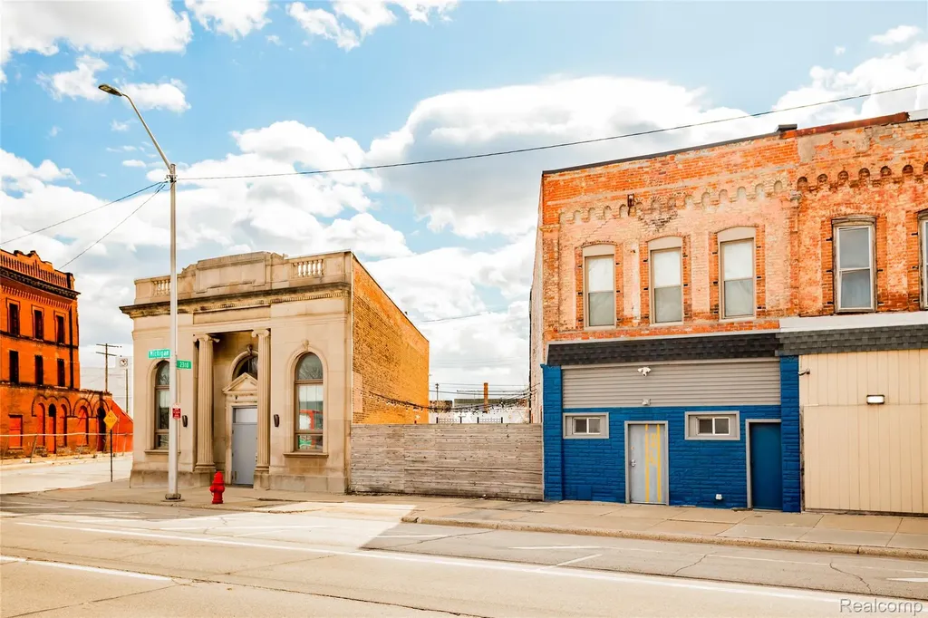 3401 & 3415 Michigan Avenue Detroit City MI 48216