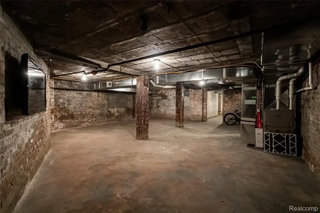 3401 & 3415 Michigan Avenue Detroit City MI 48216