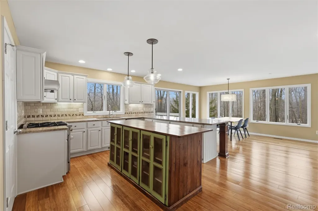 2181 Trillium Woods Drive Ann Arbor Charter Township MI 48105