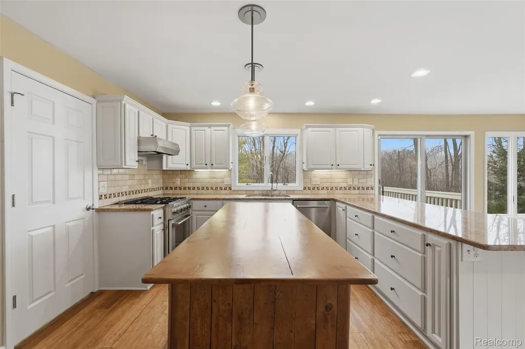 2181 Trillium Woods Drive Ann Arbor Charter Township MI 48105