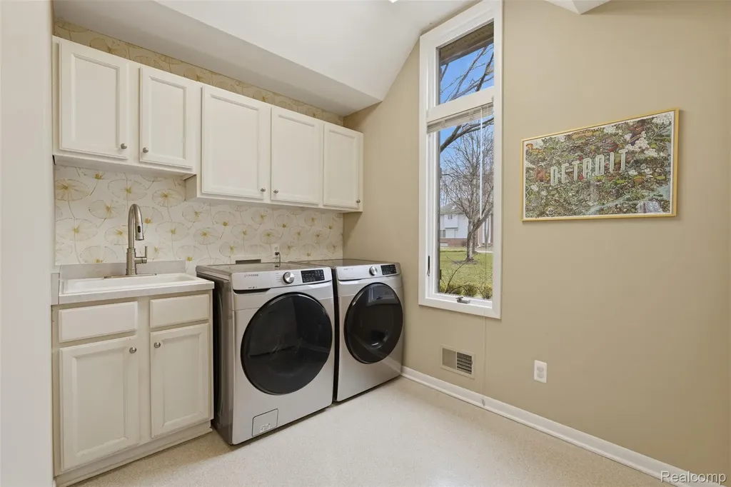 2181 Trillium Woods Drive Ann Arbor Charter Township MI 48105