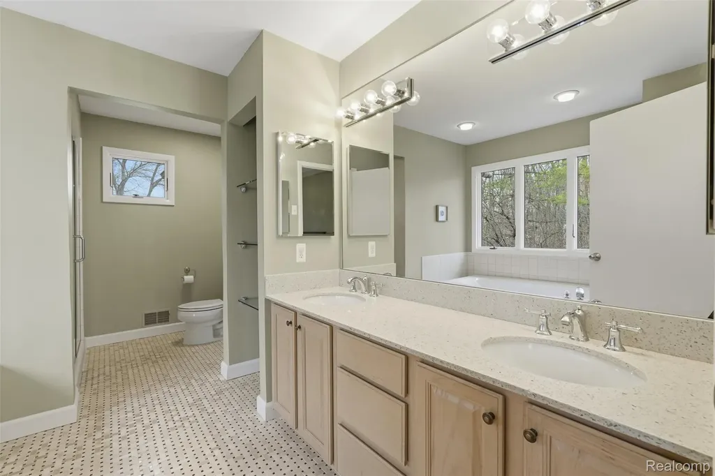 2181 Trillium Woods Drive Ann Arbor Charter Township MI 48105